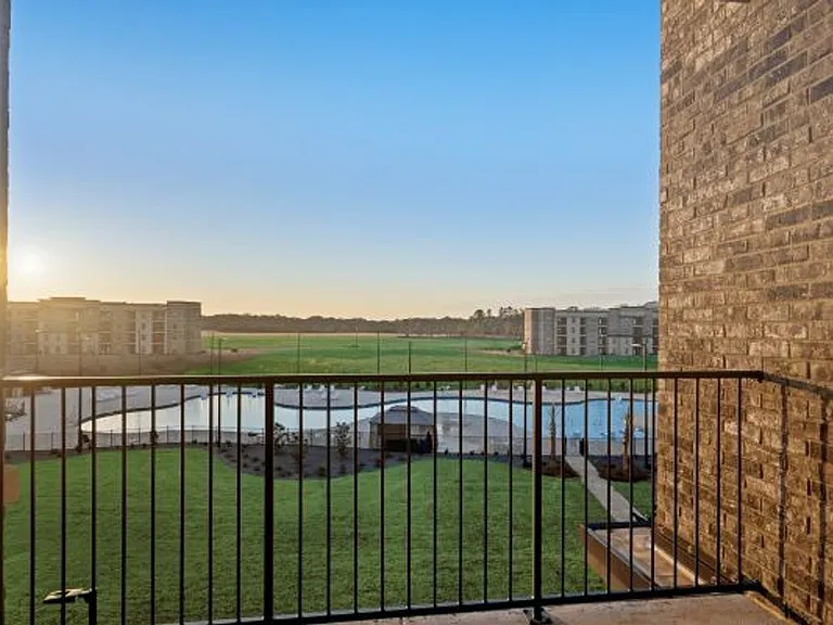 Joy Park Luxury Apartments — Photo 37