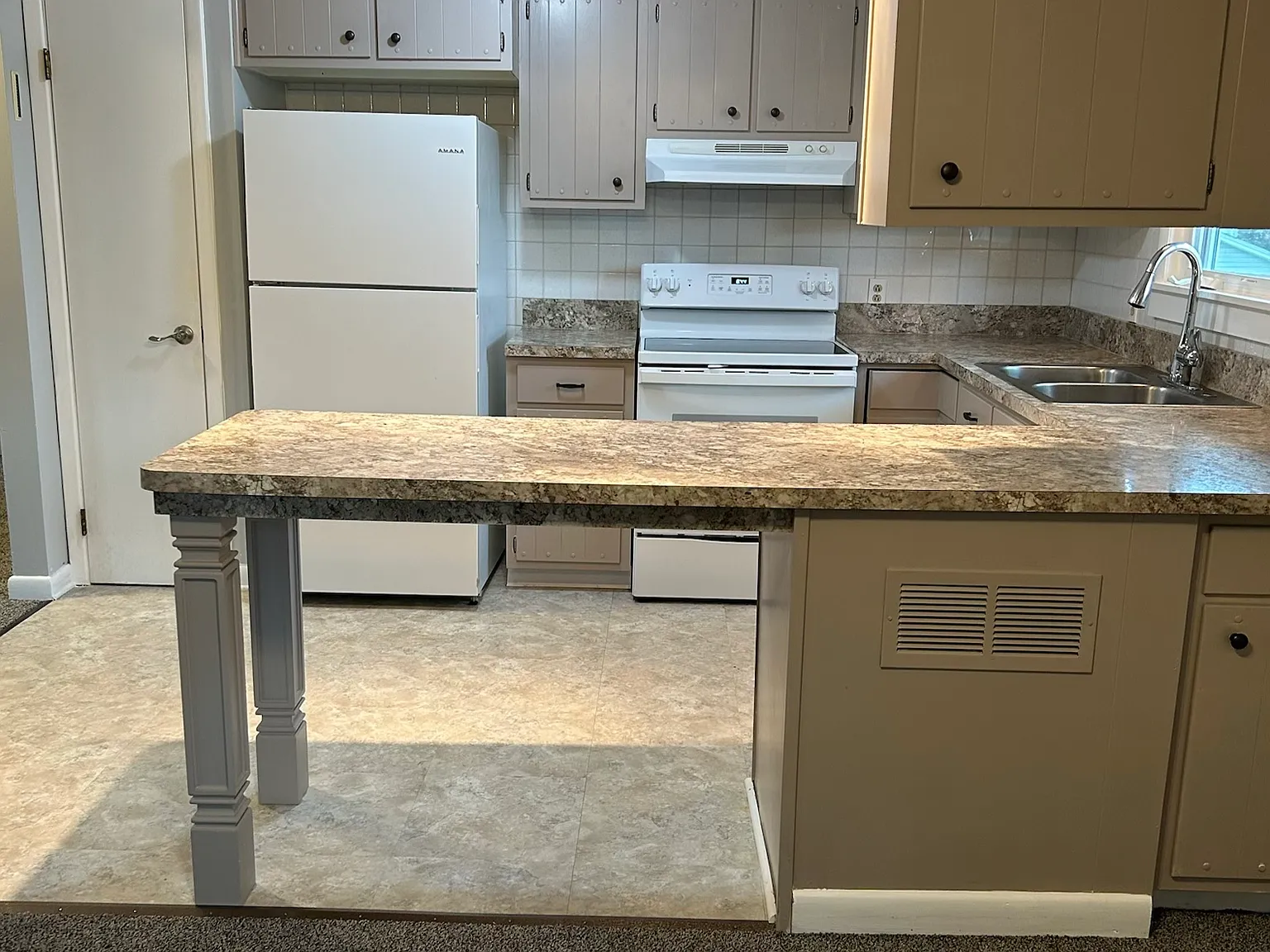 3 bed, 1100 sqft, $1,525 — Photo 3