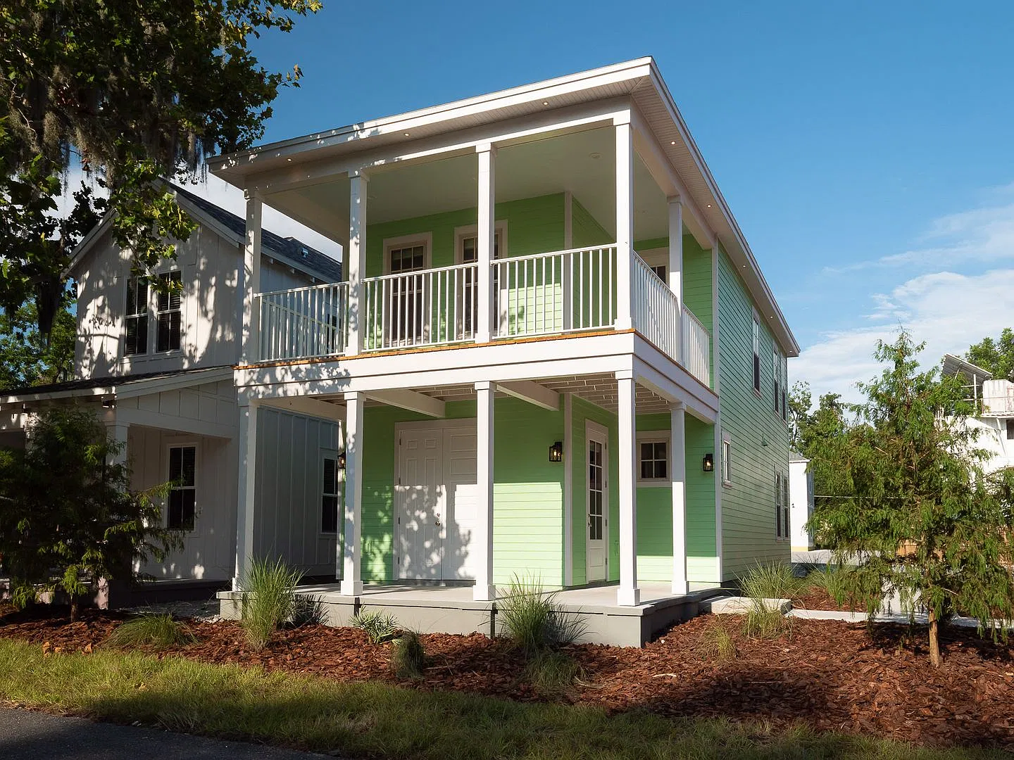 Porter's Lakeside - Luxury 4 Bedroom, 4 Bathroom House — Photo 1