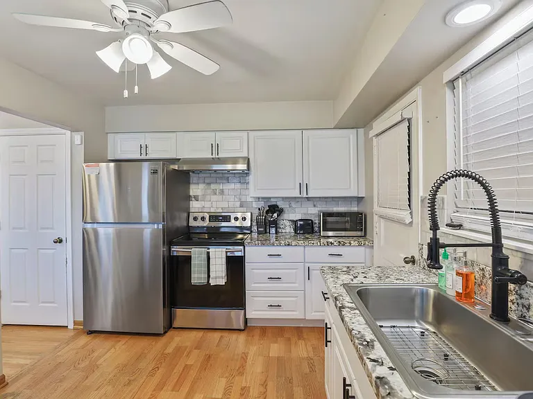 105 N Prindle Ave — Photo 14