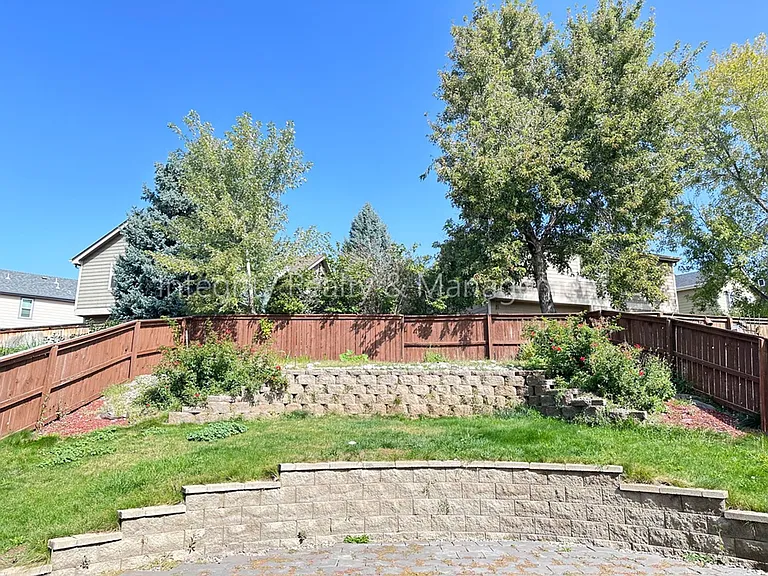 1041 Laurenwood Ln — Photo 51