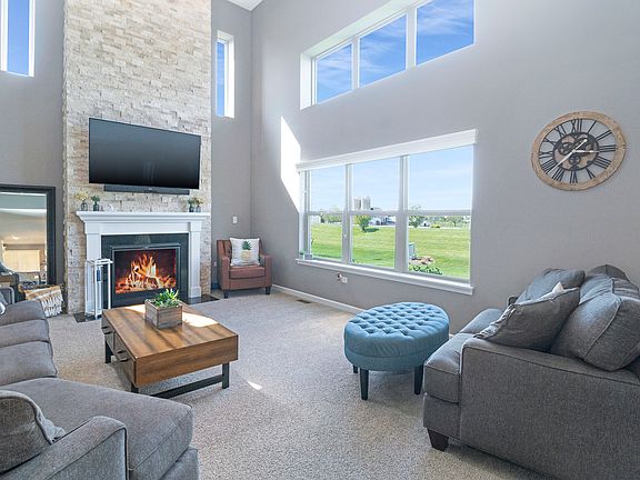 5th image of 15852 Iroquois Dr