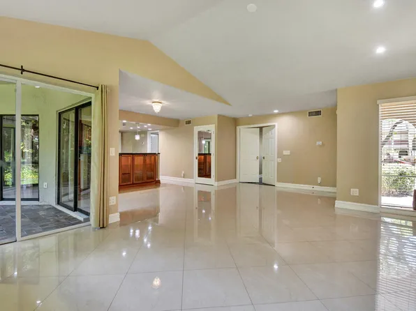 5590 Coach House Cir APT A, Boca Raton, FL 33486