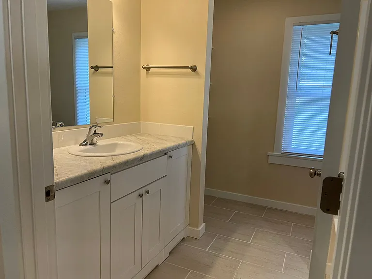 1223 N Sherman Ave — Photo 14