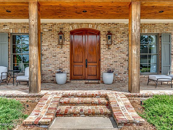 3rd image of 90 Cedar Woods Dr