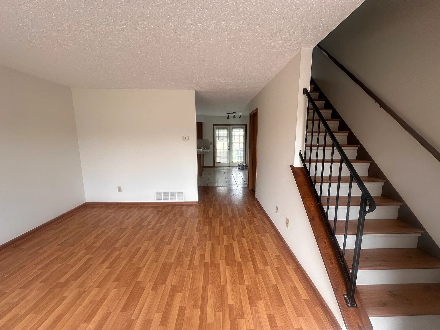 3 bed, 1.5 bath, $1,450 — Photo 3