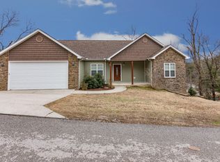 156 Green Briar Dr, Branson, MO 65616