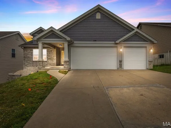 1376 Durham Dr, Herculaneum, MO 63048