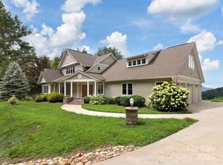 811 Hickory Dr, Waynesville, NC 28786