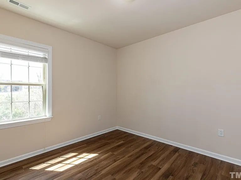 407 Daylin Dr — Photo 23