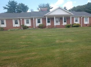 708 Blacks Dr, Greenville, SC 29615