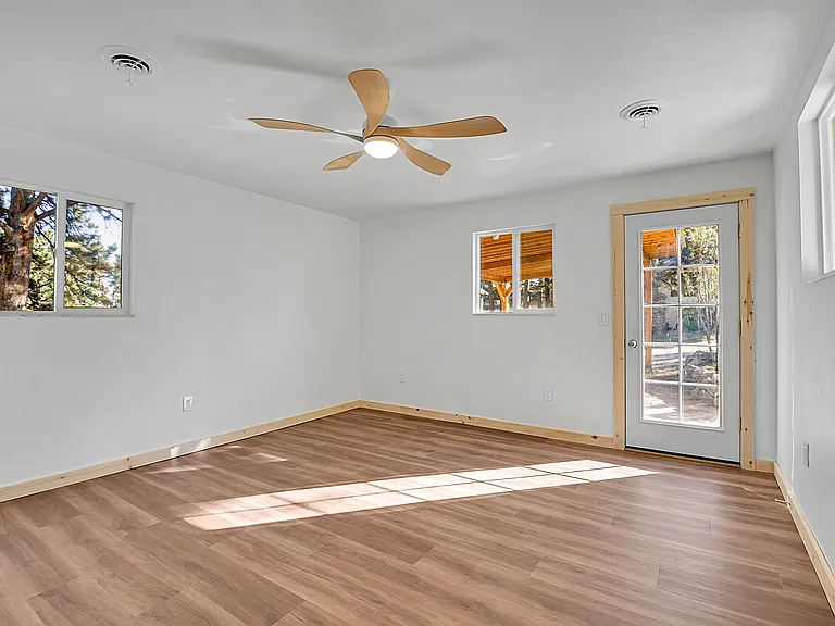 30152 Hilltop Dr — Photo 15
