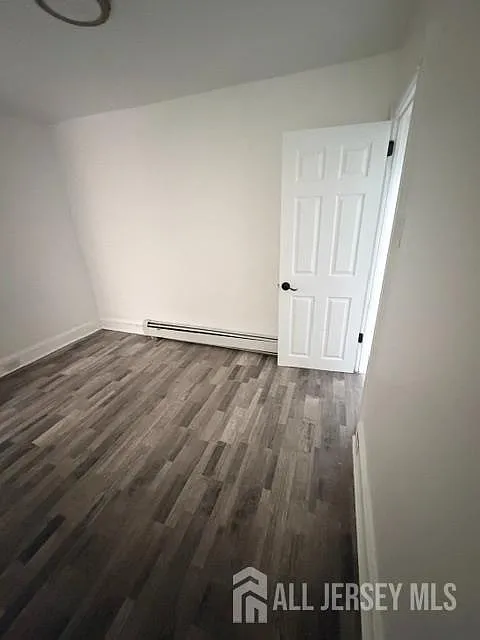 3 bed, 3.0 bath, 930 sqft, $1,800 — Photo 4