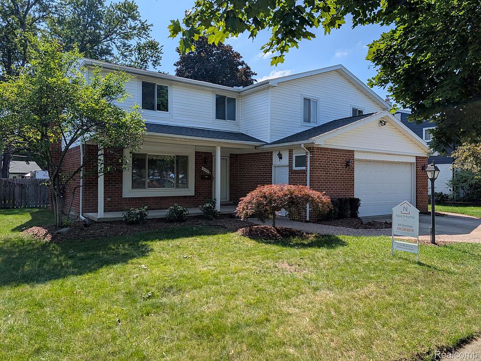 1st image of 27450 Crestwood Dr