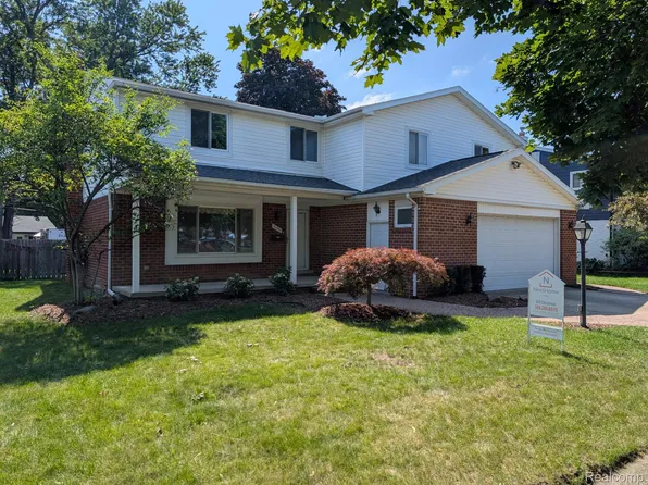 27450 Crestwood Dr, Warren, MI 48088