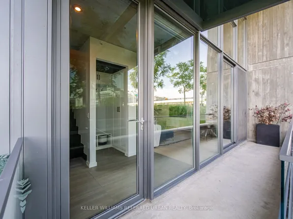 170 Bayview Ave Unit Townhouse 105, Toronto, ON M5A 0M4