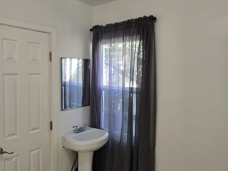 18 E 56th St #18 — Photo 8