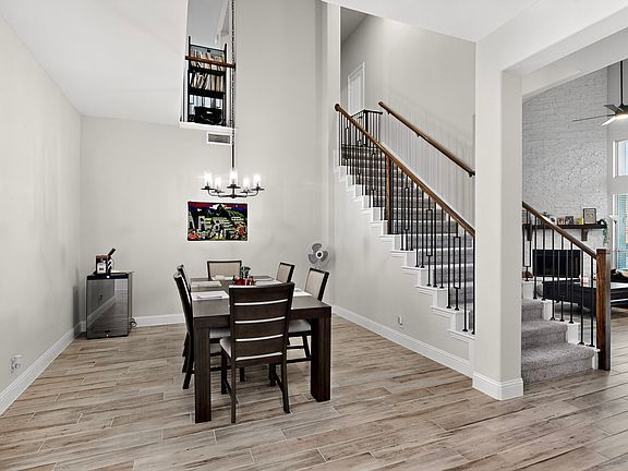 5th image of 2020 Dundalk Ln