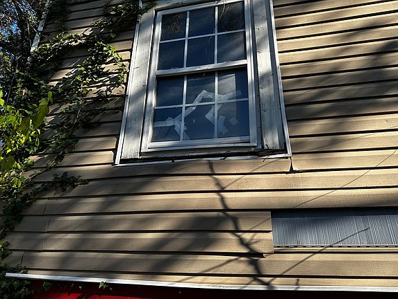 5th image of 418 Howard Cir