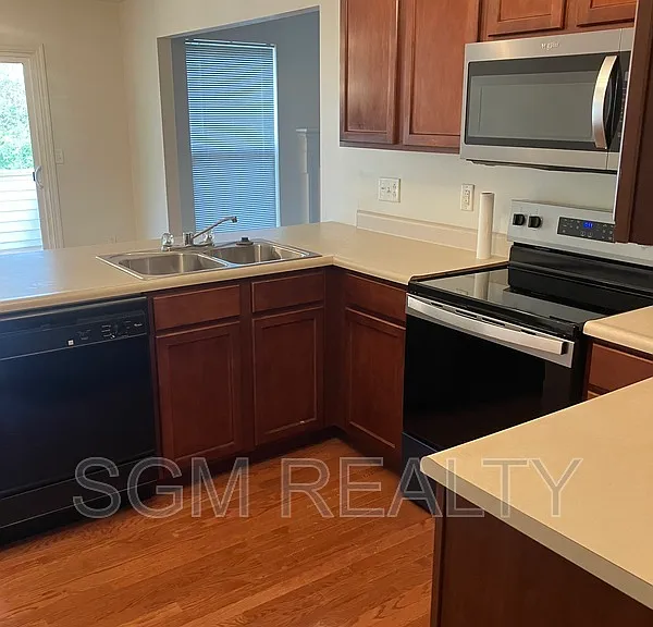 1711 Ambrose Terrace Dr — Photo 9