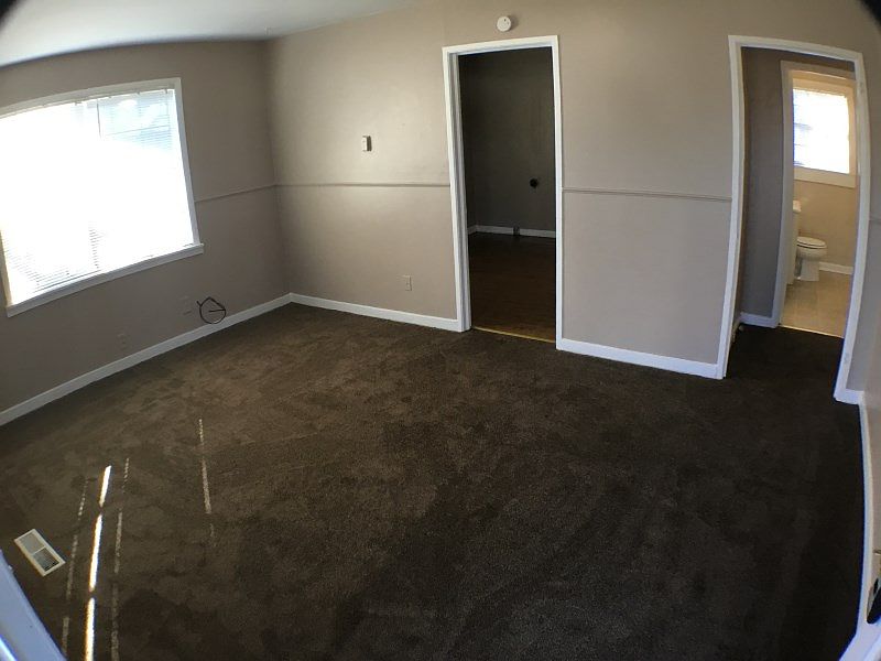 2nd image of 712 21st St SW