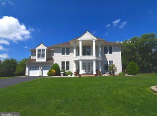 10 Empress Ct, Freehold, NJ 07728