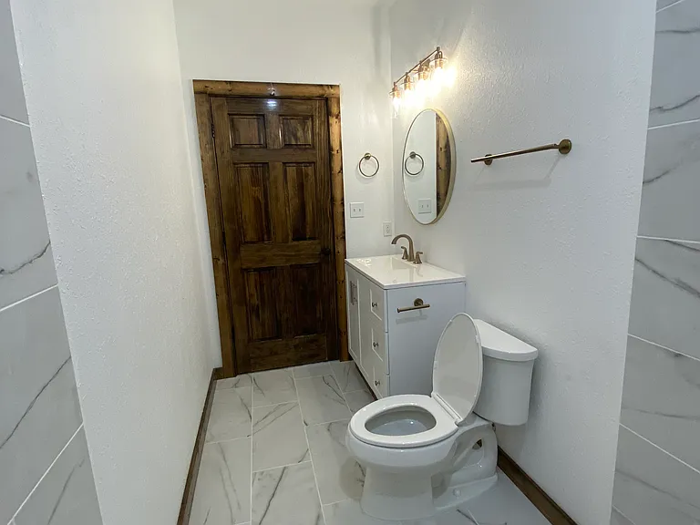202 E Howell St #B — Photo 11