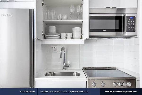 Rented by The Blueground | media 12