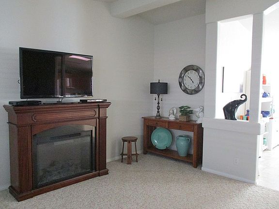 3rd image of 207 Sunrise Bluffs Dr