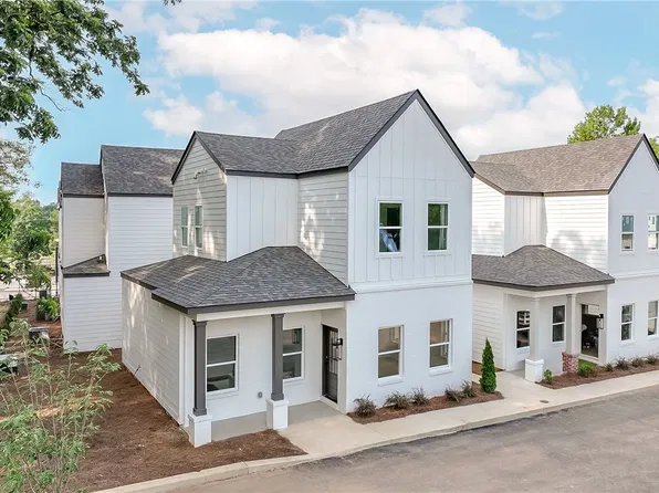 641 Mary Brooks Dr #301, Auburn, AL 36830