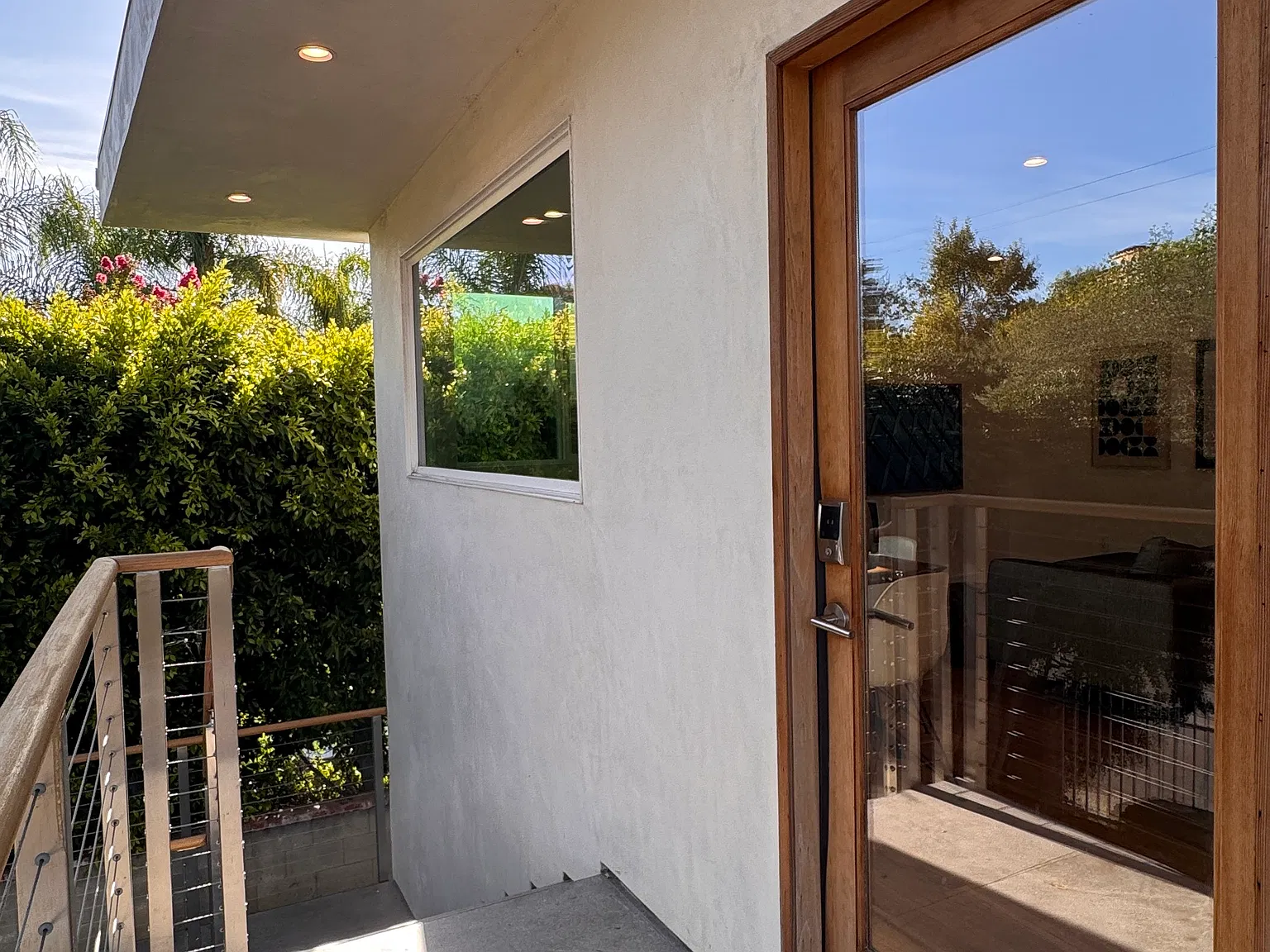 2 bed, 800 sqft, $3,600 — Photo 2