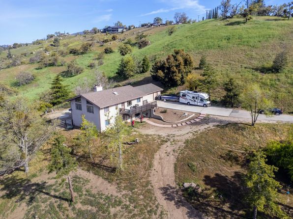 26201 Cumberland Rd, Tehachapi, CA 93561