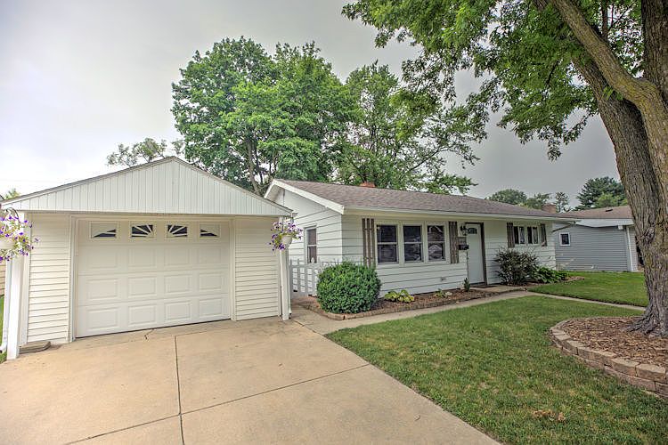 1219 Westview Dr, Rochelle, IL 61068 Zillow