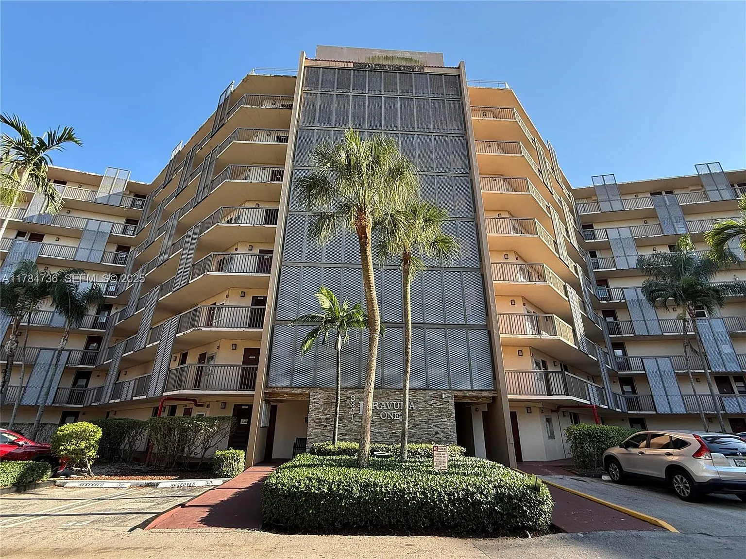 2 bed, 1083 sqft, $2,200 — Photo 1