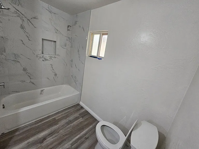 1529 Newport Ave #1 — Photo 5