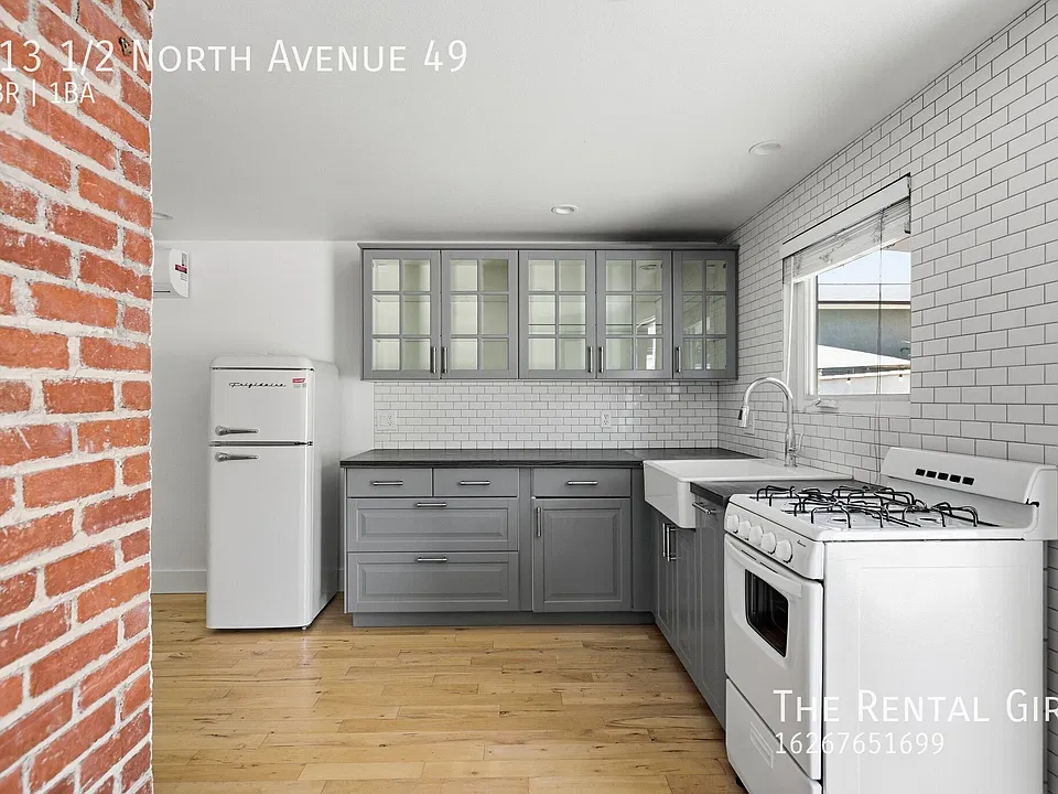 213 1/2 N Avenue 49