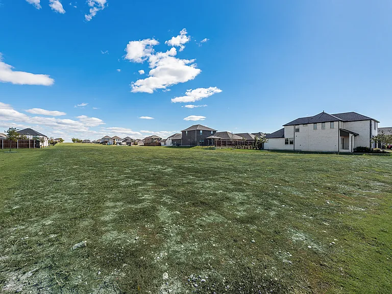 5011 Emerald Hill Dr — Photo 36