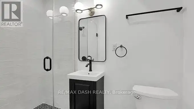 917 Saint Clair Ave W #30 — Photo 28