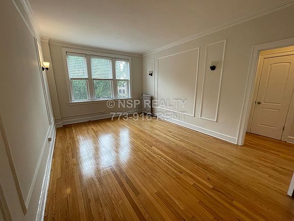 3rd image of 1308 W Lunt Ave #401