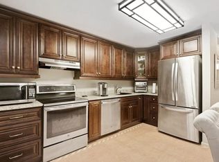 5702 Brewer House Cir, Rockville, MD 20852