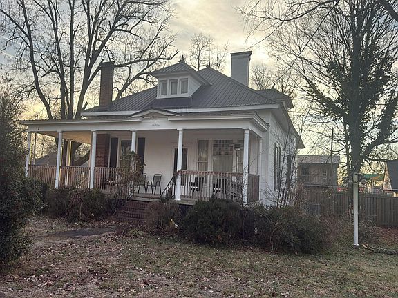 2nd image of 316 E Grundy St