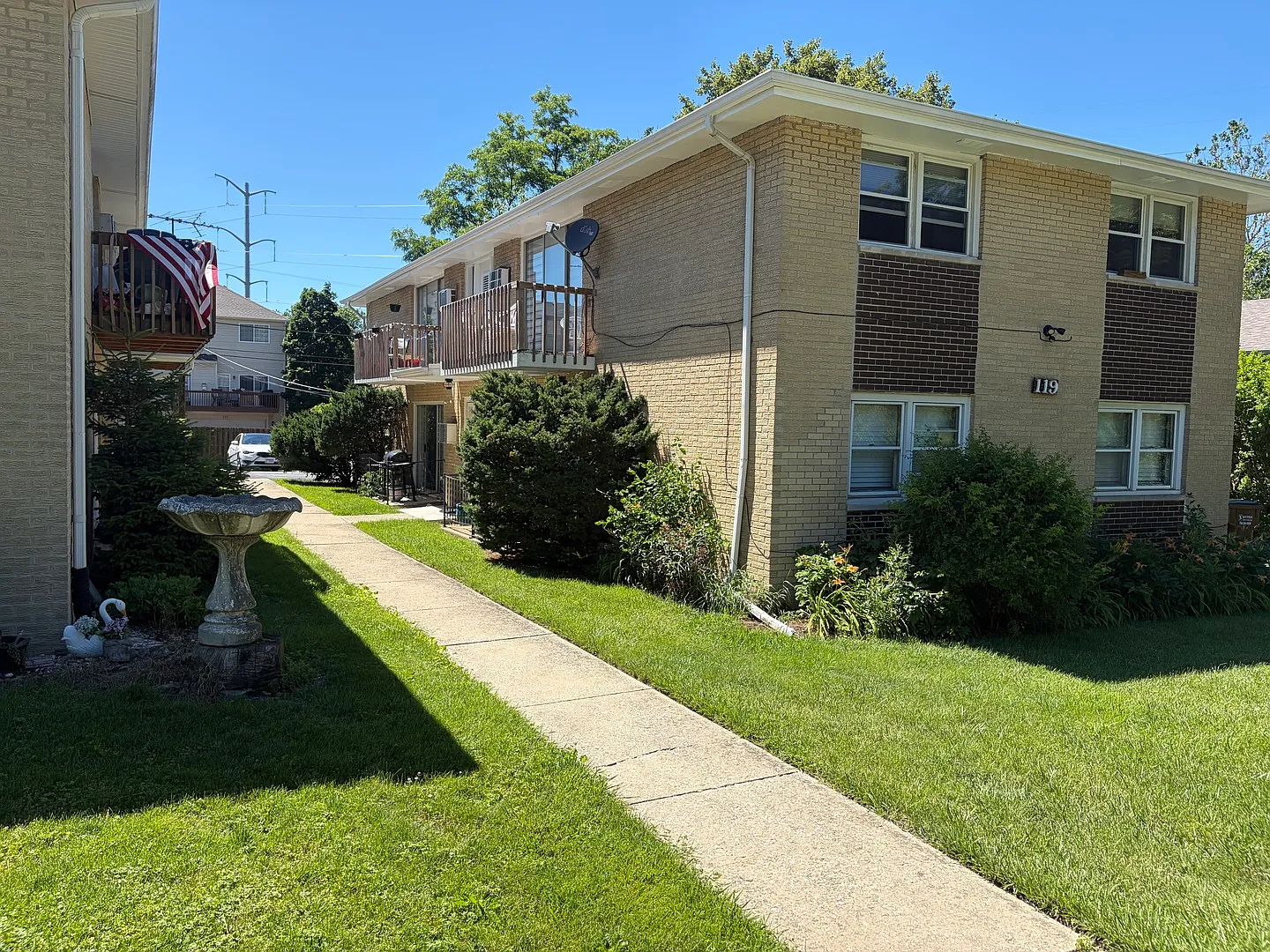 2 bed, 1.0 bath, 750 sqft, $1,800 — Photo 1
