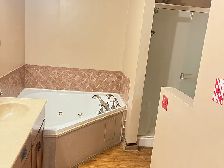 408 Delaware St #B — Photo 7