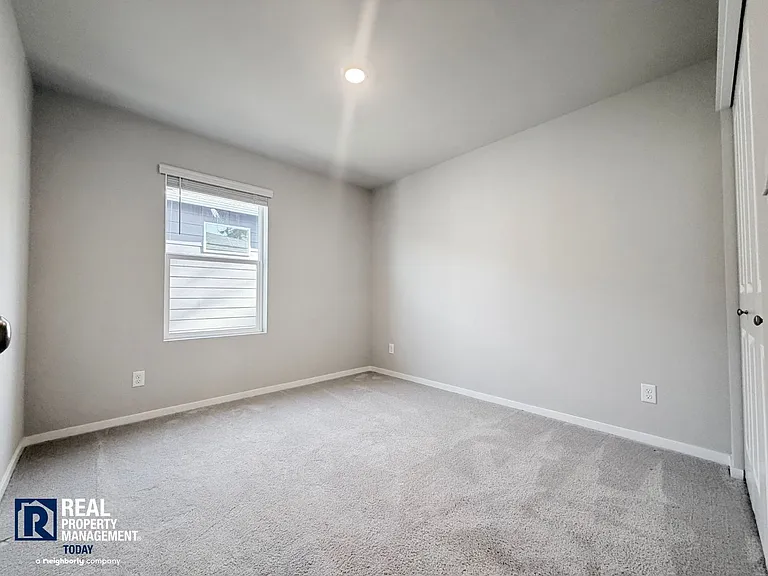 10730 188th St E — Photo 21