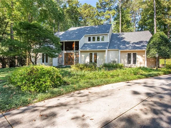 9880 Huntcliff Trce, Sandy Springs, GA 30350