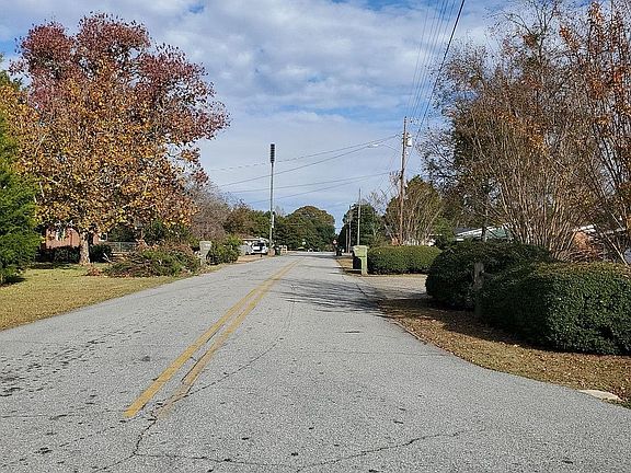 5th image of 100 Symes Dr