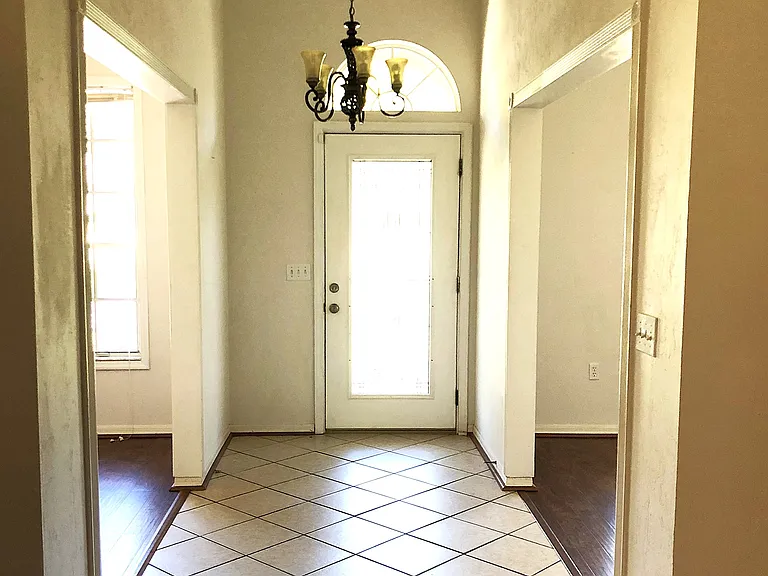 NW 11th Ln — Photo 2