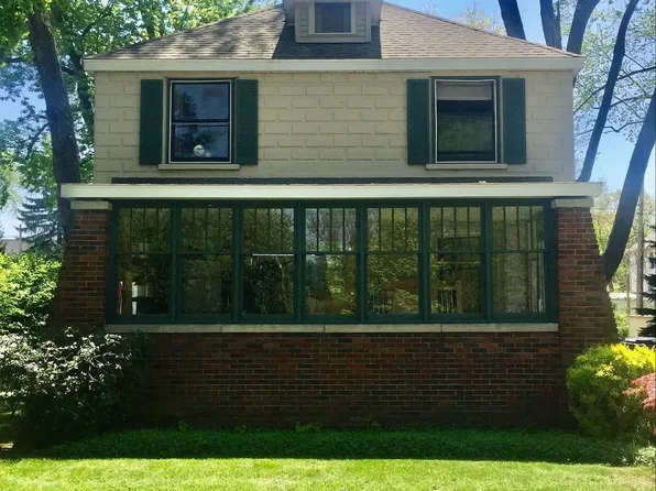 272 E 15th St, Holland, MI 49423