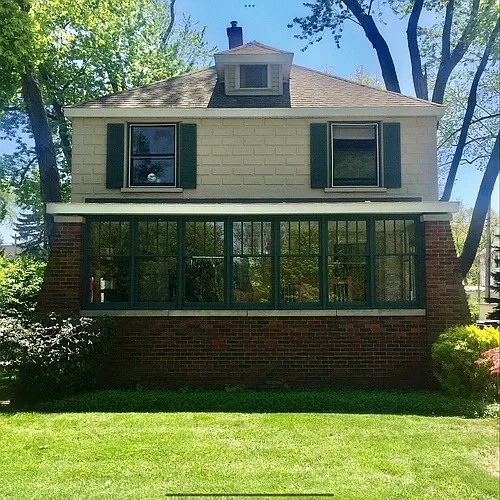 272 E 15th St Photo 1