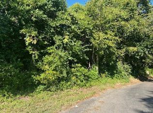 211 Oaklawn Rd, Glen Carbon, IL 62034